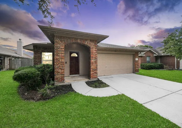 1st image of 137 Rustic Colony Ln, Dickinson, TX 77539 | MLS# 14324664