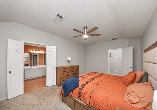 5th image of 137 Rustic Colony Ln, Dickinson, TX 77539 | MLS# 14324664