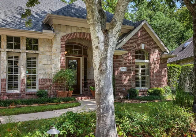 Photo 2 of Single family home for sale at 62 S Warbler Bnd Cir, Spring, TX 77382 | MLS# 93376245 | Listing updated on 2026-09-11