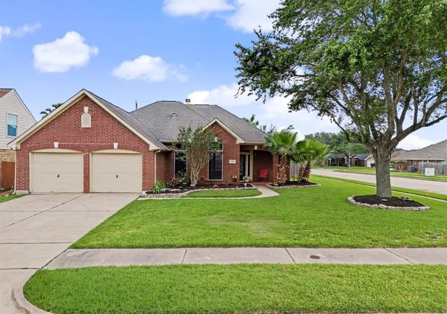 Photo 1 of Single family home for sale at 10943 Spruce Dr N, La Porte, TX 77571 | MLS# 4910992 | Listing updated on 2026-08-29