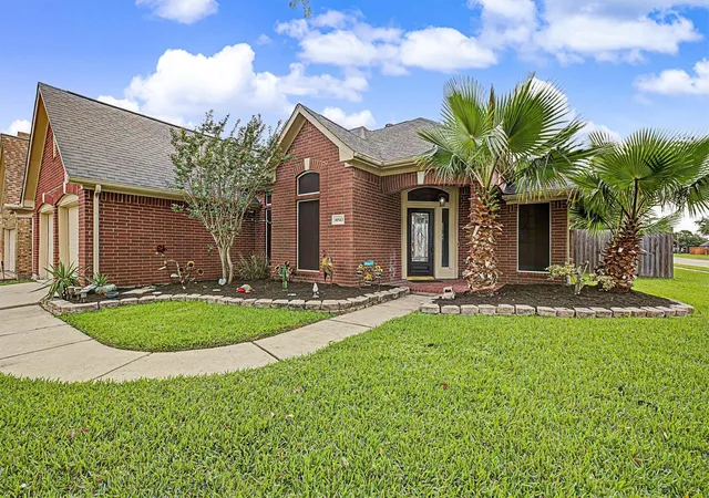 Photo 2 of Single family home for sale at 10943 Spruce Dr N, La Porte, TX 77571 | MLS# 4910992 | Listing updated on 2026-08-29