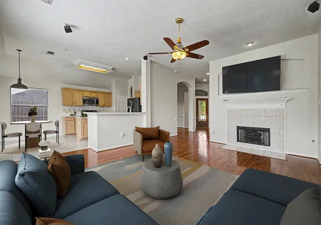 Photo 3 of Single family home for sale at 10943 Spruce Dr N, La Porte, TX 77571 | MLS# 4910992 | Listing updated on 2026-08-29