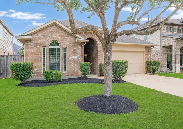 1st image of 4207 Astoria Manor Ln, Fulshear, TX 77441 | MLS# 13006755