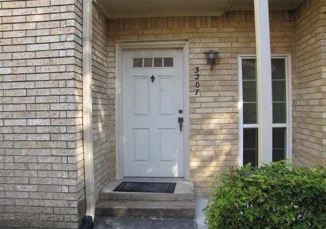 1st image of 7575 Cambridge St #3207, Houston, TX 77054 | MLS# 52885323
