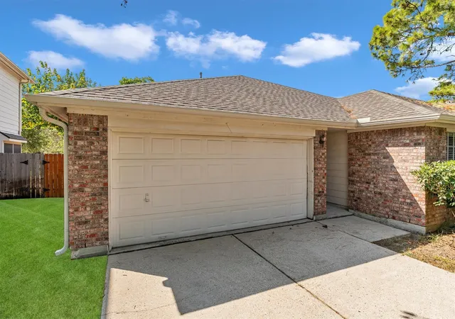 Photo 3 of Single family home for sale at 11623 Gila Bend Ln, Tomball, TX 77377 | MLS# 65552799 | Listing updated on 2026-09-18