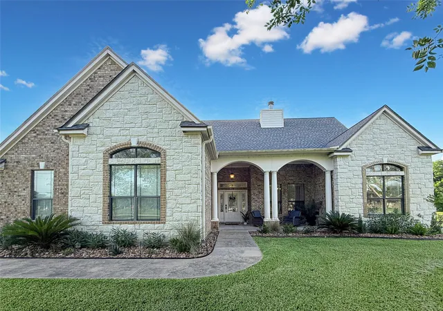 1st image of 807 Mill Rd, Angleton, TX 77515 | MLS# 43336889