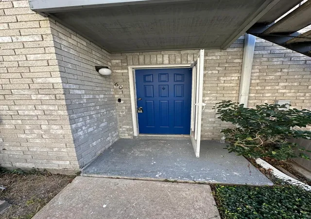 Photo 2 of Condo for sale at 9797 Leawood Blvd #601, Houston, TX 77099 | MLS# 9226667 | Listing updated on 2026-07-17