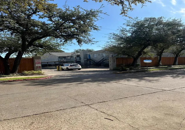 Photo 3 of Condo for sale at 9797 Leawood Blvd #601, Houston, TX 77099 | MLS# 9226667 | Listing updated on 2026-07-17
