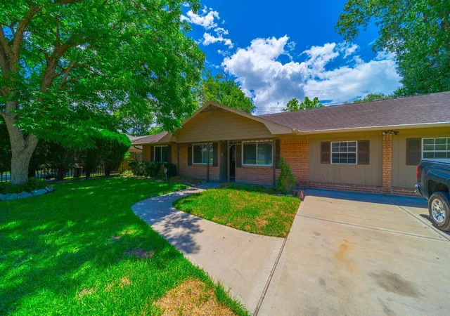 3rd image of 9517 Truscon Dr, Houston, TX 77080 | MLS# 10959248
