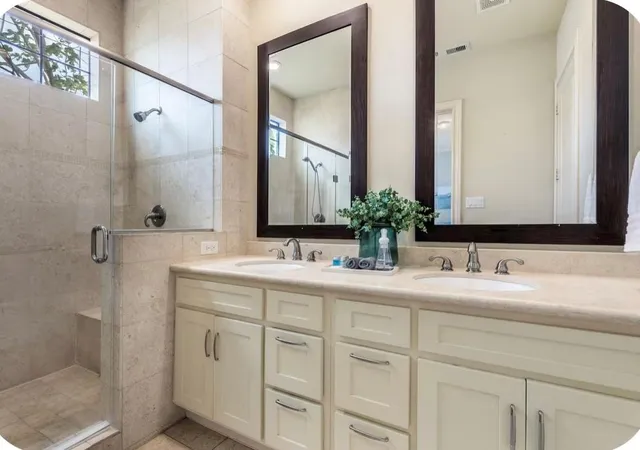 Photo 2 of Townhouse for sale at 4001 Dallas St #B, Houston, TX 77023 | MLS# 17701159 | Listing updated on 2026-08-15