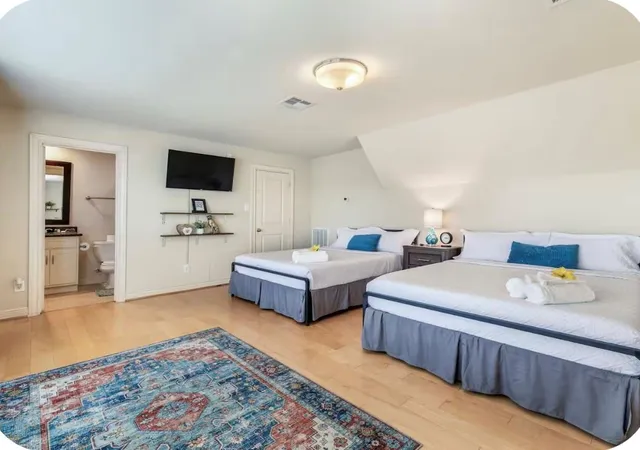 Photo 4 of Townhouse for sale at 4001 Dallas St #B, Houston, TX 77023 | MLS# 17701159 | Listing updated on 2026-08-15