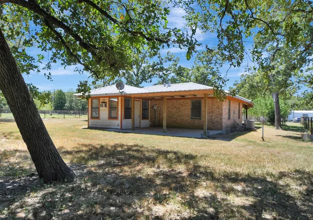 Photo 1 of Single family home for sale at 4056 Pecan Ln, Madisonville, TX 77864 | MLS# 53228201 | Listing updated on 2026-08-21