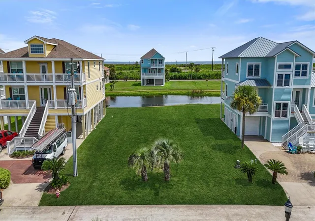 Photo 3 of Land for sale at 26727 Bay Water Dr, Galveston, TX 77554 | MLS# 73490086 | Listing updated on 2026-09-18
