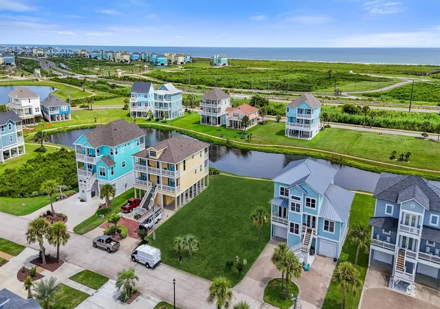 Photo 4 of Land for sale at 26727 Bay Water Dr, Galveston, TX 77554 | MLS# 73490086 | Listing updated on 2026-09-18