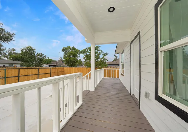 4th image of 9305 Kentshire Dr, Houston, TX 77078 | MLS# 16109872