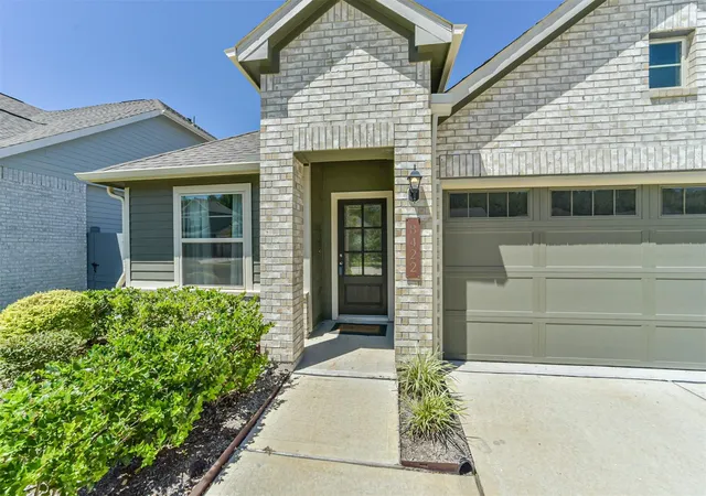 Photo 3 of Single family home for sale at 8422 Red Shiner Wy, Fulshear, TX 77441 | MLS# 91177148 | Listing updated on 2026-08-30