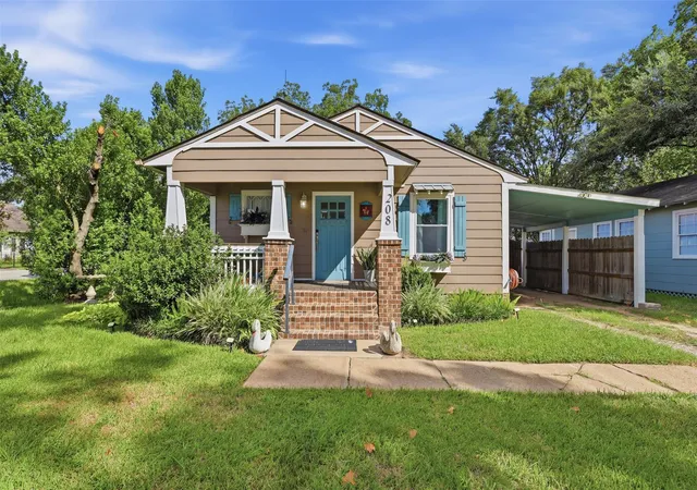 1st image of 208 Mcphail St, Tomball, TX 77375 | MLS# 6063340