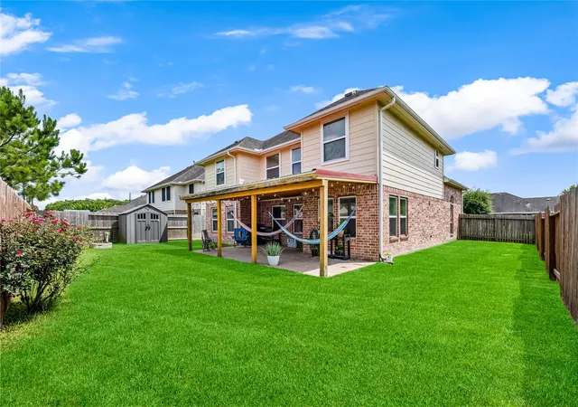 Photo 4 of Single family home for sale at 1805 Majestic Oak Dr, Pearland, TX 77581 | MLS# 39685844 | Listing updated on 2026-09-17