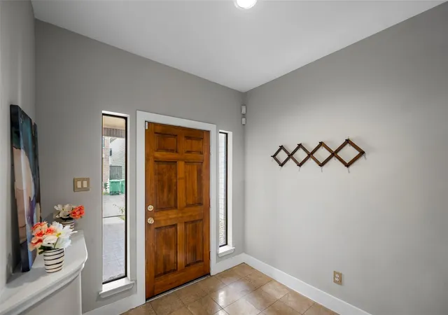 4th image of 9705 Linkmeadow Ln, Houston, TX 77025 | MLS# 77400325