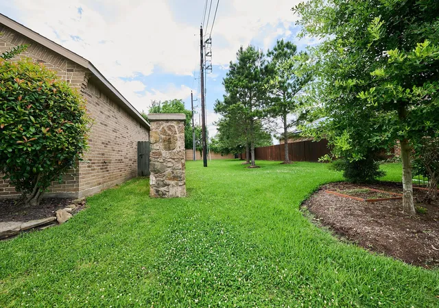 Photo 2 of Single family home for sale at 4902 Preserve Park Dr, Spring, TX 77389 | MLS# 91681786 | Listing updated on 2026-08-10