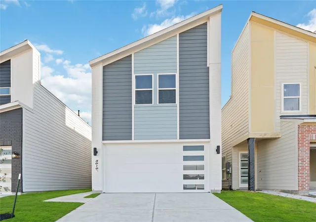1st image of 3010 La Rambla Dr, Houston, TX 77047 | MLS# 52979000