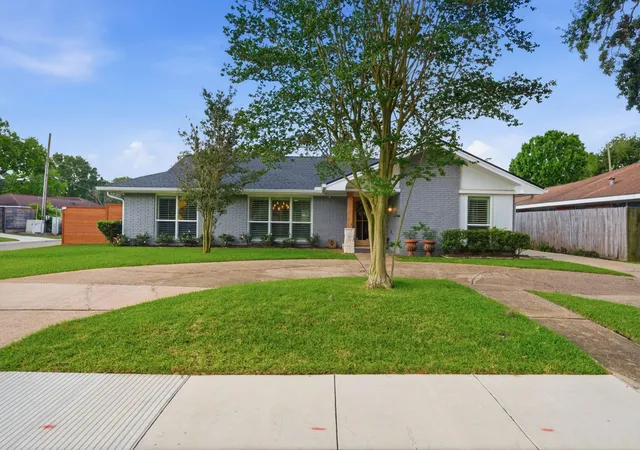 2nd image of 4801 Willowbend Blvd, Houston, TX 77035 | MLS# 83356413