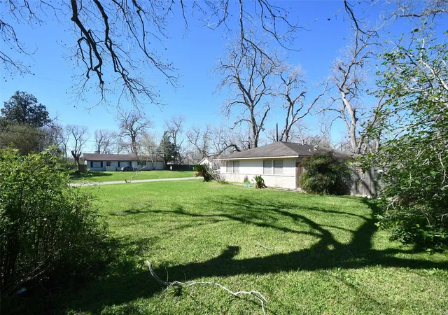 Photo 4 of Single family home for sale at 607 Riveredge Dr, Richmond, TX 77406 | MLS# 82431287 | Listing updated on 2026-08-25