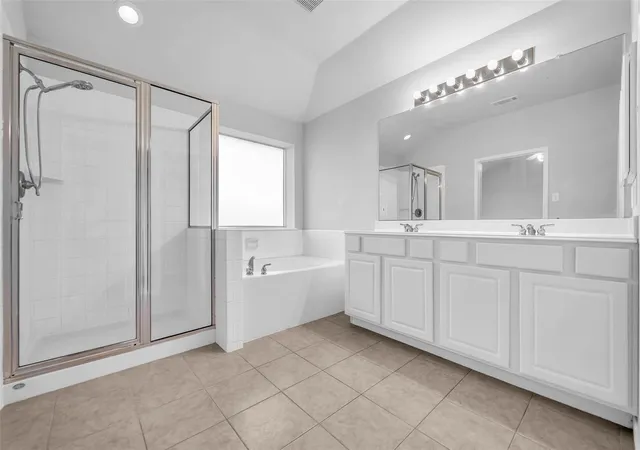 Photo 4 of Sale Pending at 4109 Oak Point Dr, Pearland, TX 77581 | MLS# 90246202 | Listing updated on 2026-09-20