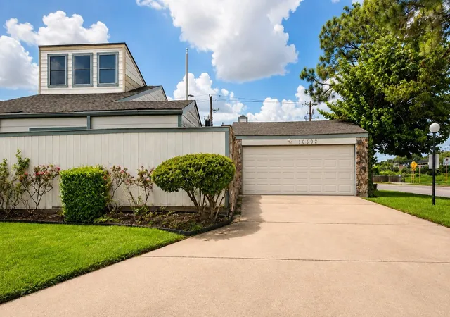 Photo 1 of Townhouse for sale at 10602 Sandpiper Dr, Houston, TX 77096 | MLS# 71604660 | Listing updated on 2026-08-30