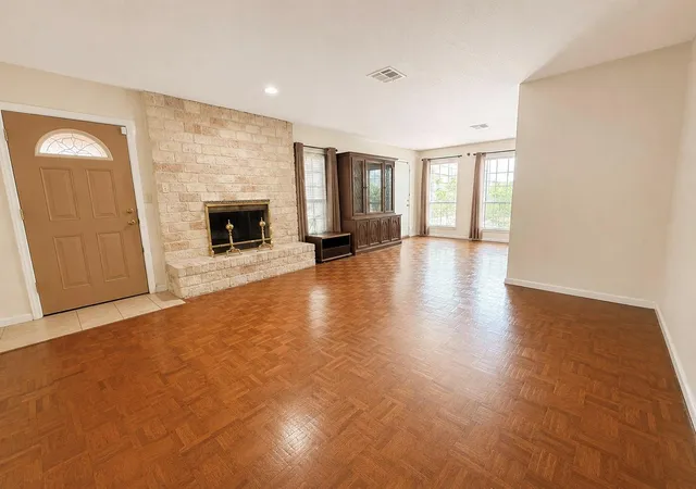 Photo 3 of Townhouse for sale at 10602 Sandpiper Dr, Houston, TX 77096 | MLS# 71604660 | Listing updated on 2026-08-30