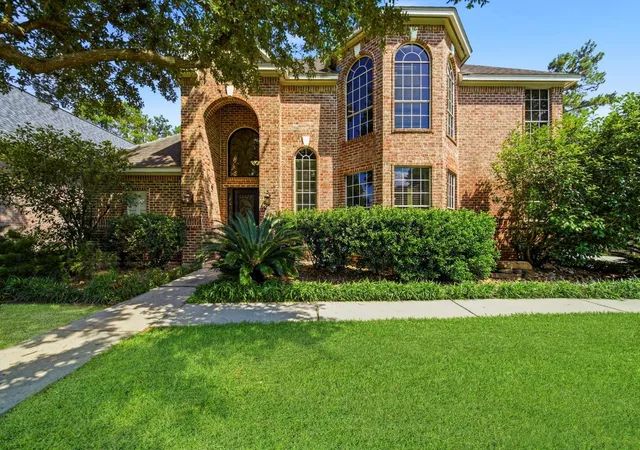 Photo 3 of Single family home for sale at 25714 Lake Lawn Dr, Spring, TX 77380 | MLS# 52507113 | Listing updated on 2026-09-12