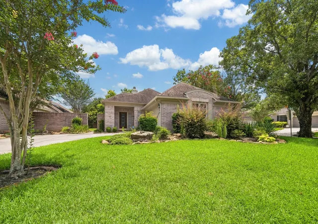 Photo 1 of Sale Pending at 2823 N Strathford Ln, Kingwood, TX 77345 | MLS# 73810494 | Listing updated on 2026-09-17