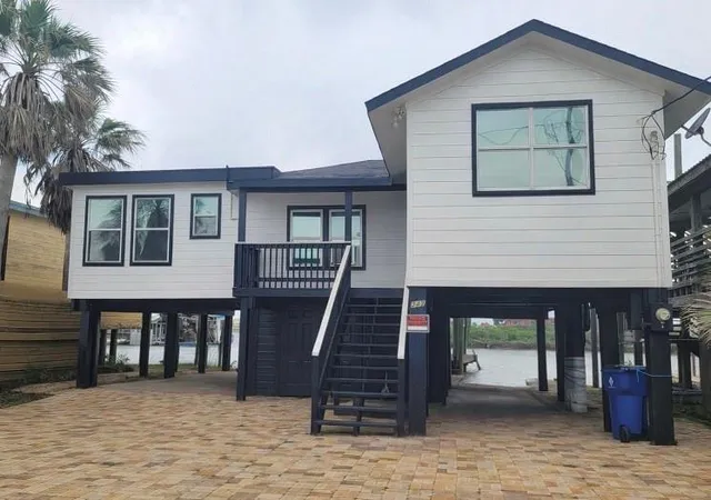Homes for sale in Surfside Beach, TX | 347 Bonito Ln, Surfside Beach, TX 77541 | MLS# 34848903
