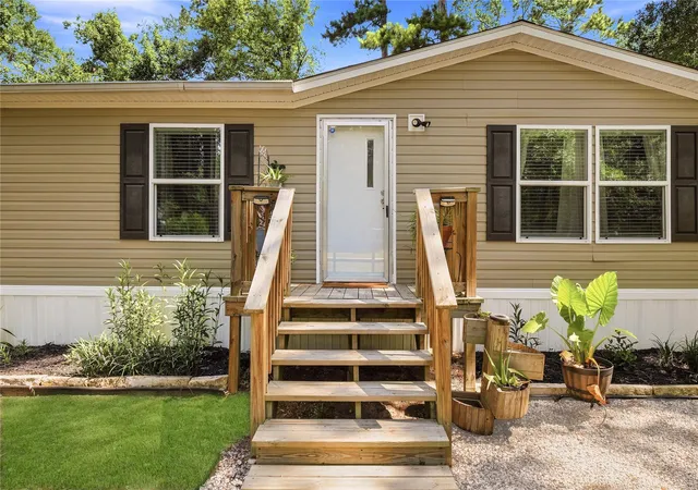 Photo 3 of Sale Pending at 109 County Rd 3793, Cleveland, TX 77328 | MLS# 8997939 | Listing updated on 2026-09-05
