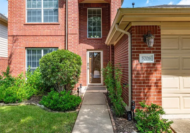 Photo 2 of Single family home for sale at 5708 Montclair Hl Ln, Rosharon, TX 77583 | MLS# 61520581 | Listing updated on 2026-08-18