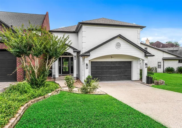 Photo 2 of Sale Pending at 204 April Waters Dr N, Montgomery, TX 77356 | MLS# 34081704 | Listing updated on 2026-09-25