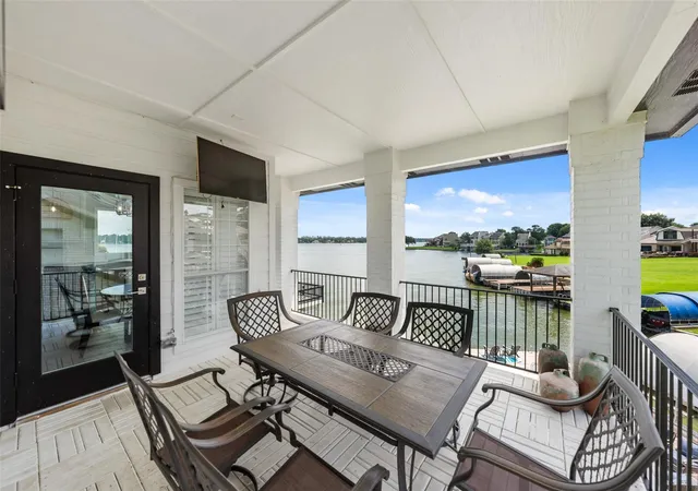 Photo 4 of Sale Pending at 204 April Waters Dr N, Montgomery, TX 77356 | MLS# 34081704 | Listing updated on 2026-09-25