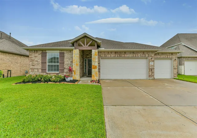 Homes for sale in League City, TX | 6304 Firewood Dr, League City, TX 77573 | MLS# 9099069