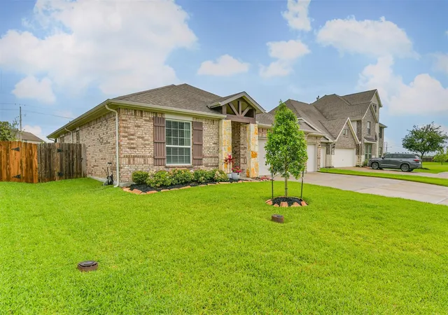 Homes for sale in League City, TX | 6304 Firewood Dr, League City, TX 77573 | MLS# 9099069