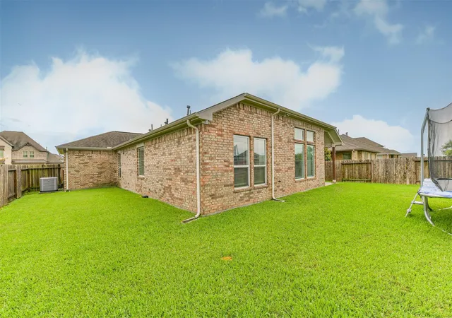 Homes for sale in League City, TX | 6304 Firewood Dr, League City, TX 77573 | MLS# 9099069
