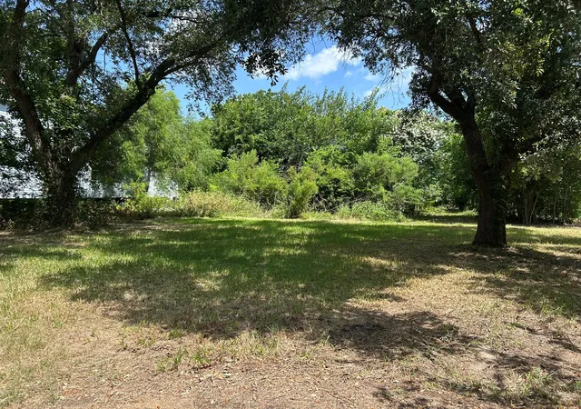 1st image of 516 Meadowlawn St, La Porte, TX 77571 | MLS# 8263667