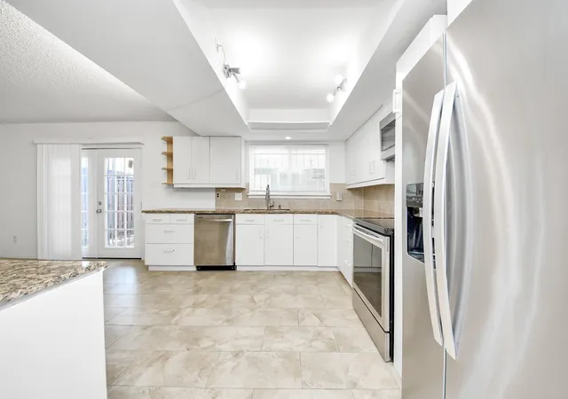 2nd image of 10372 Hammerly Blvd #25, Houston, TX 77043 | MLS# 55033185