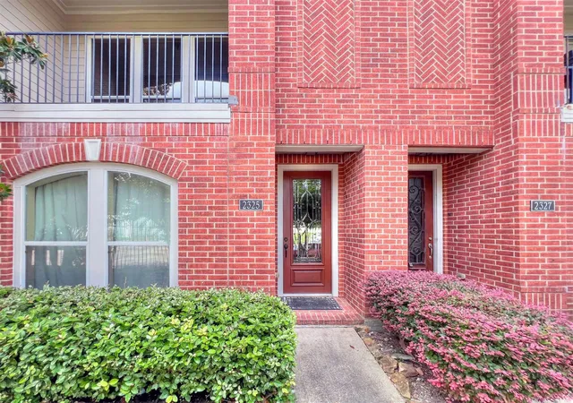 3rd image of 2325 Hutchins Street Street, Houston, TX 77004 | MLS# 48897861