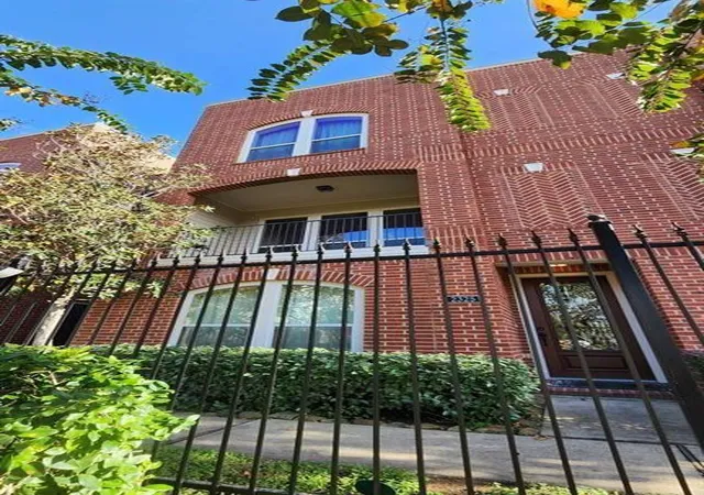 4th image of 2325 Hutchins Street Street, Houston, TX 77004 | MLS# 48897861