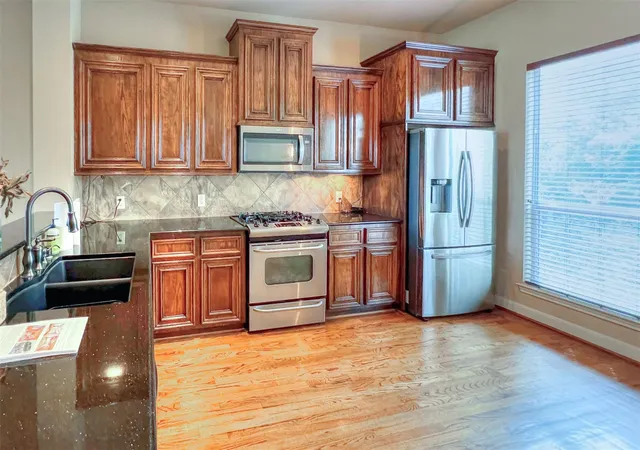 5th image of 2325 Hutchins Street Street, Houston, TX 77004 | MLS# 48897861