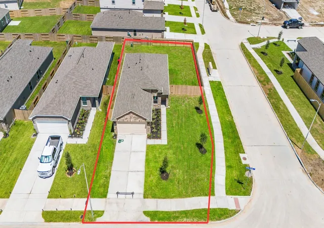 Photo 2 of Sale Pending at 1519 Valley Crk Dr, Rosharon, TX 77583 | MLS# 90835666 | Listing updated on 2026-08-26