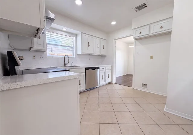 Photo 19 of Single family home for sale at 6910 Vialinda Dr, Houston, TX 77083 | MLS# 16338271 | Listing updated on 2026-10-07