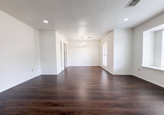 Photo 3 of Single family home for sale at 6910 Vialinda Dr, Houston, TX 77083 | MLS# 16338271 | Listing updated on 2026-10-07
