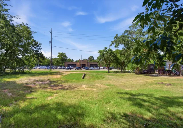 2nd image of 802 Goodson Rd, Magnolia, TX 77355 | MLS# 68679181