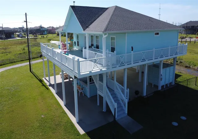 Photo 1 of Single family home for sale at 926 Surfside Dr, Port Bolivar, TX 77650 | MLS# 67081345 | Listing updated on 2026-09-15